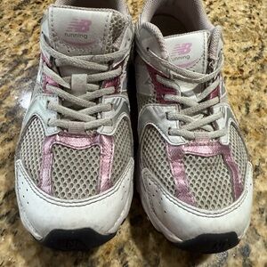 New Balance 530 Kids Sneakers - Gray and Pink